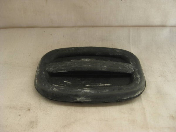 Grommet, master cylinder, rectangular  14B630