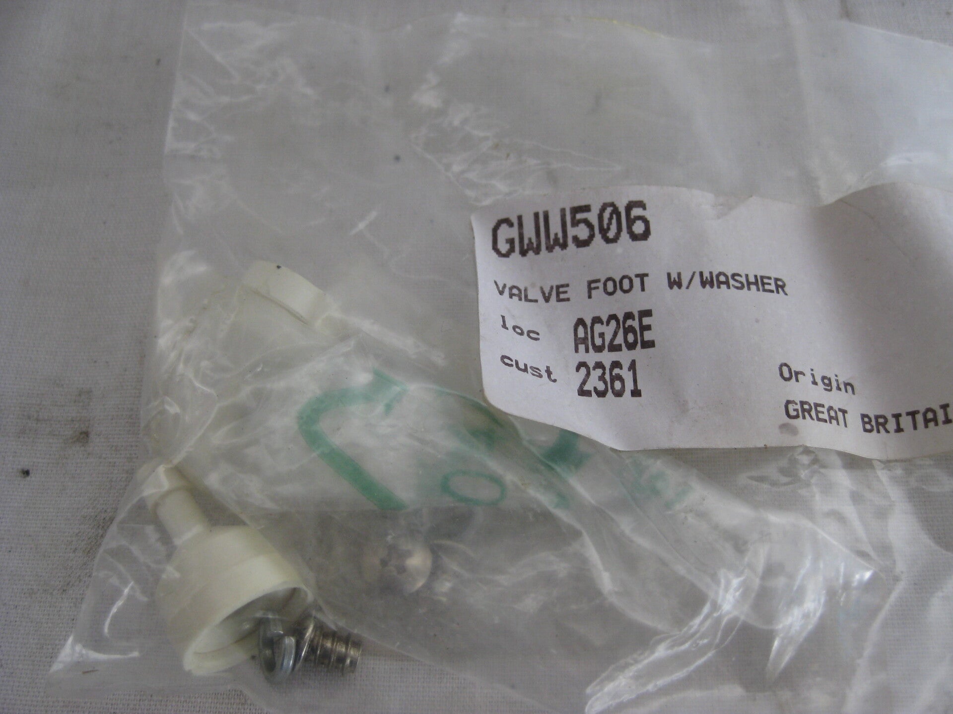 Valve, foot, windscreen washer    GWW506