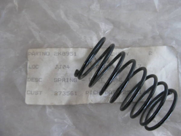 Spring, locating   2K8951