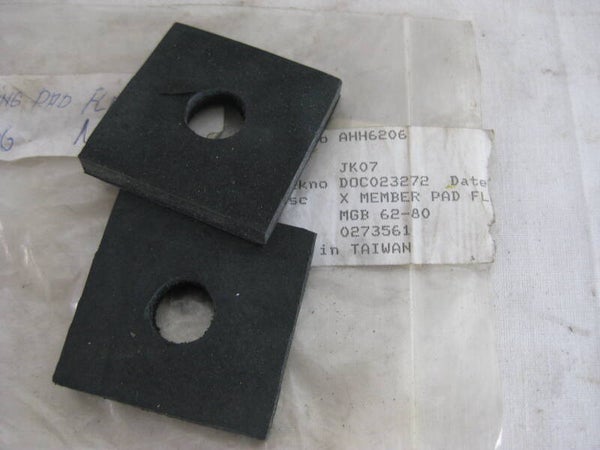 Pad, front crossmember mounting, flat, rubber   AHH6206