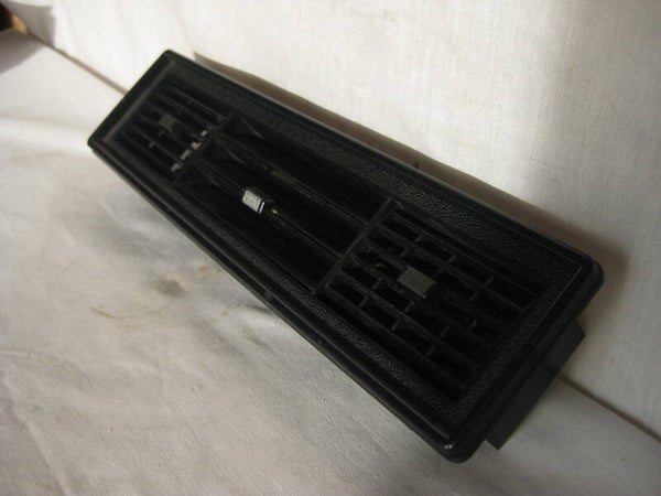 Centre Dashboard Air Vent  BAC1586