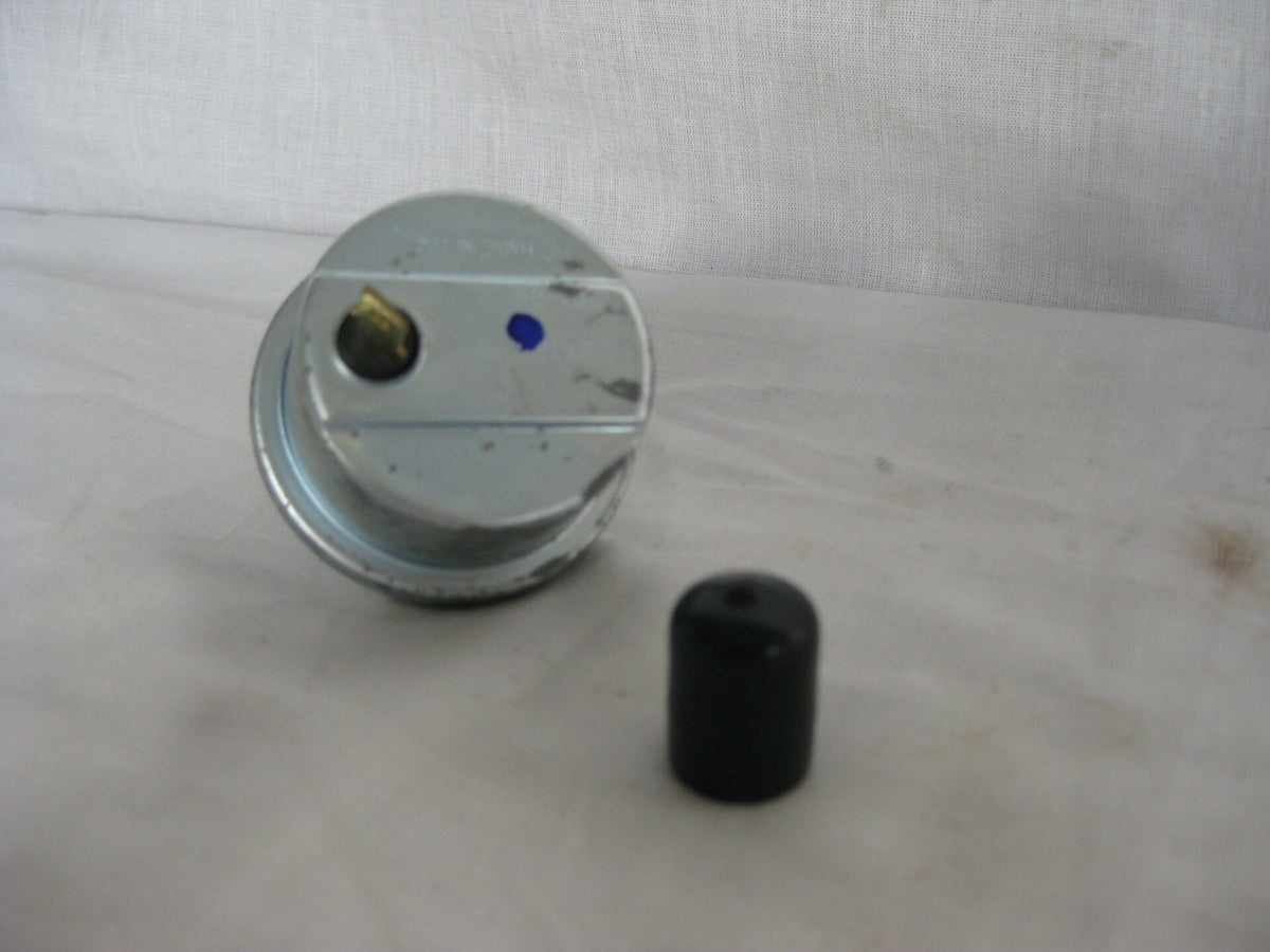 Jaguar Oil Pressure Sending Unit C15474 BPClassicsCarParts