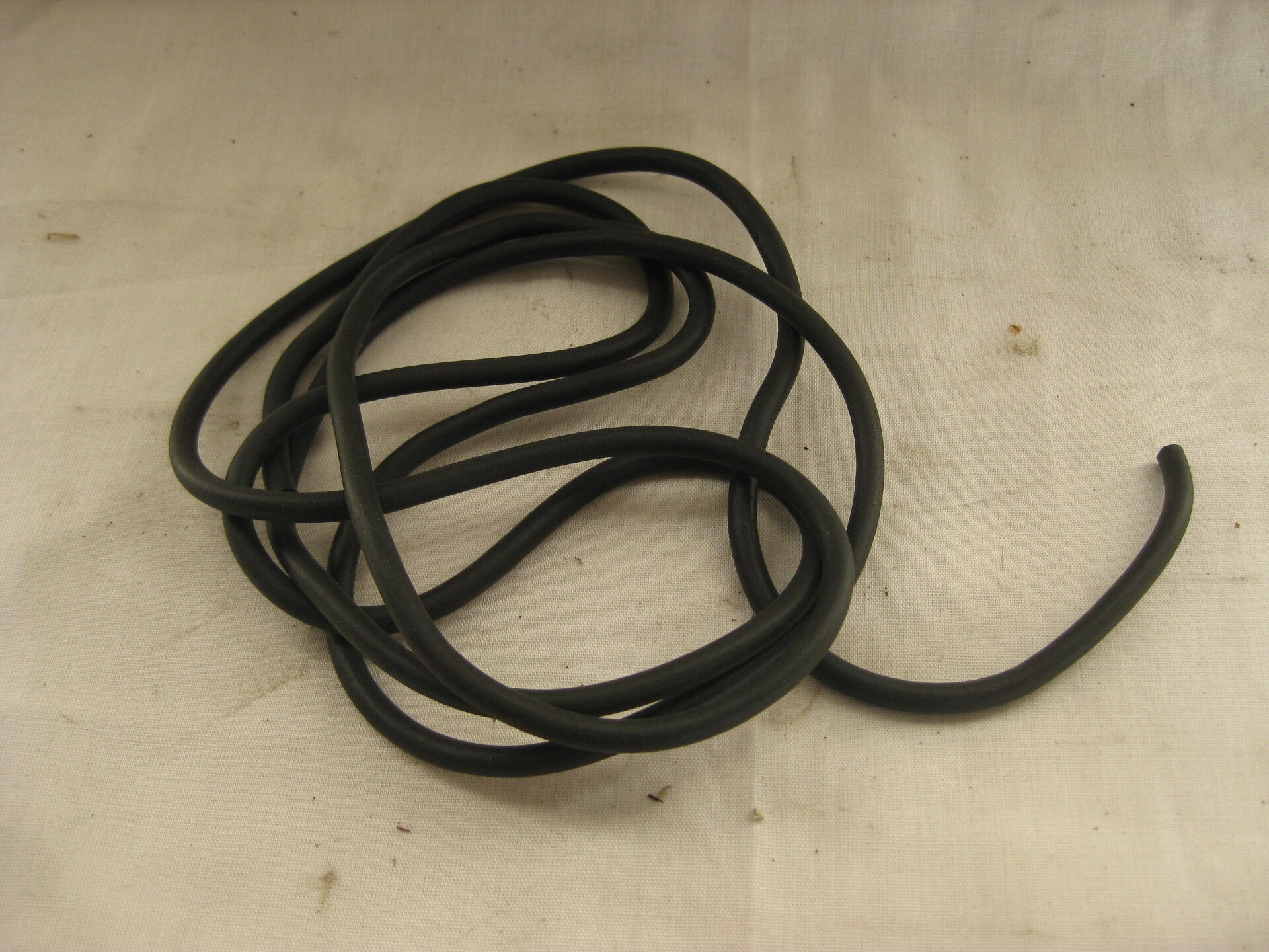 Seal, battery lid, rubber   AHH6352