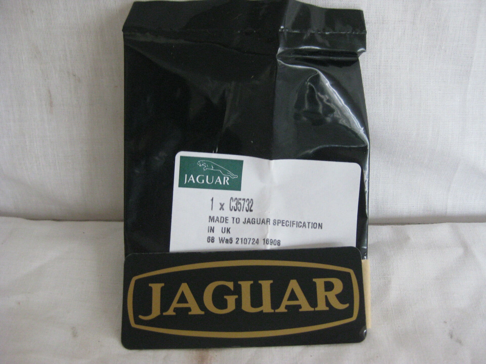 Jaguar engine Emblem for Cam Cover C35732