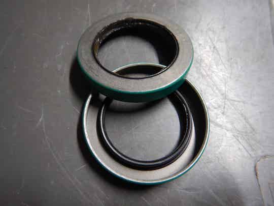 Diff Output Oil Seal  JLM1264*