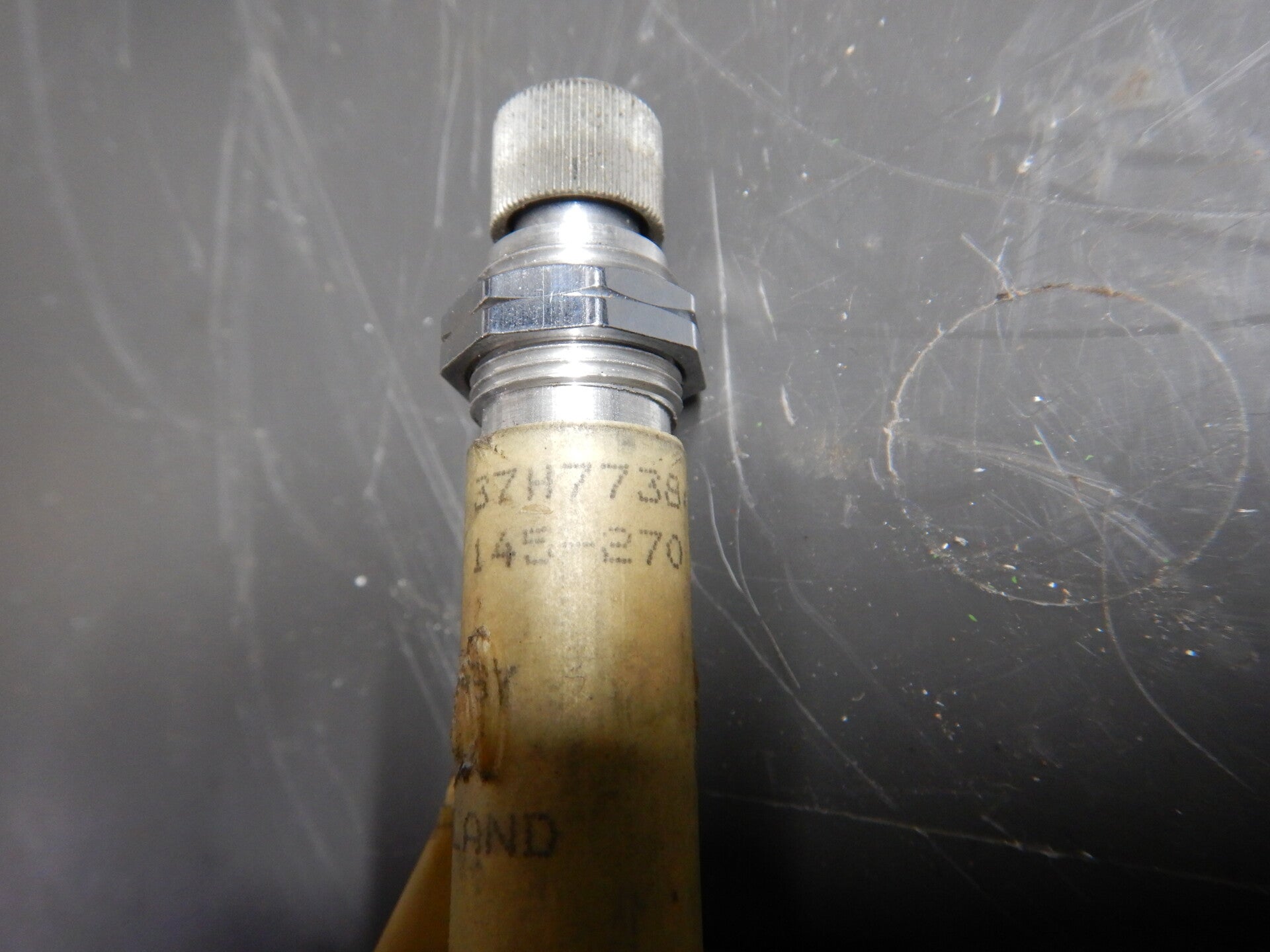 Wheelbox, windscreen wiper   37H7738