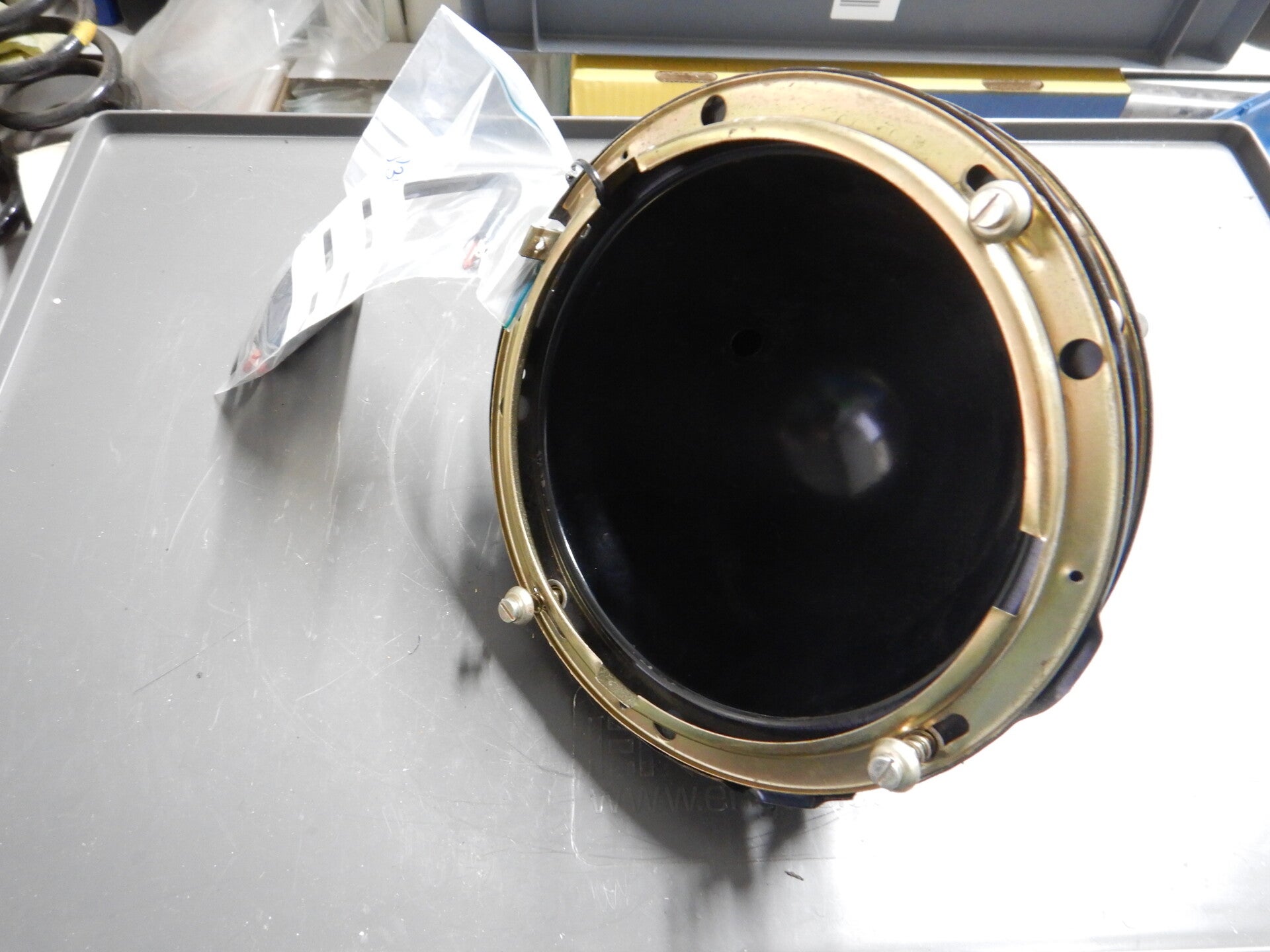 Bucket, headlamp, 3 adjuster type   7H6838