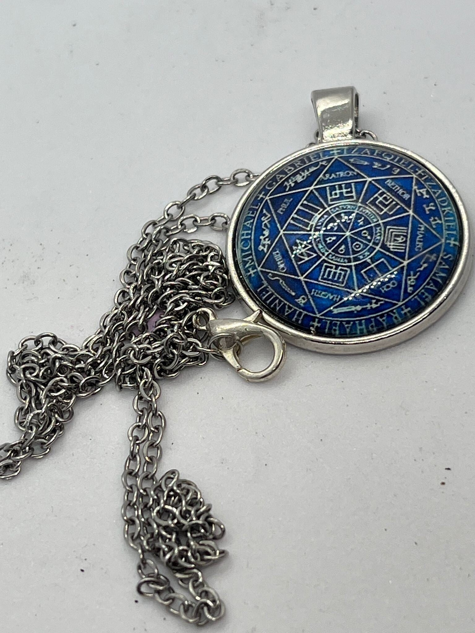 COLLANA SIGILLO 7 ARCANGELI IN ACCIAIO E RESINA