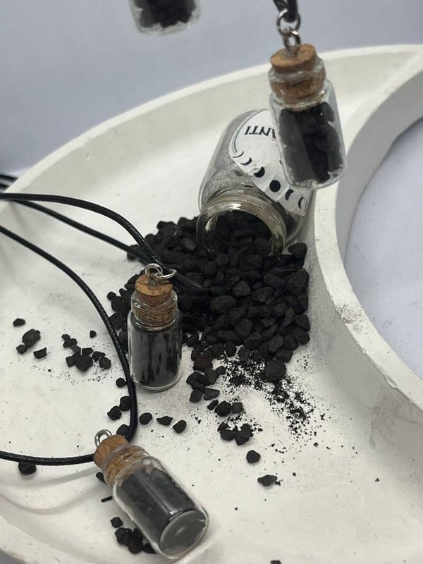 COLLANA CON SALE NERO PER LA PROTEZIONE