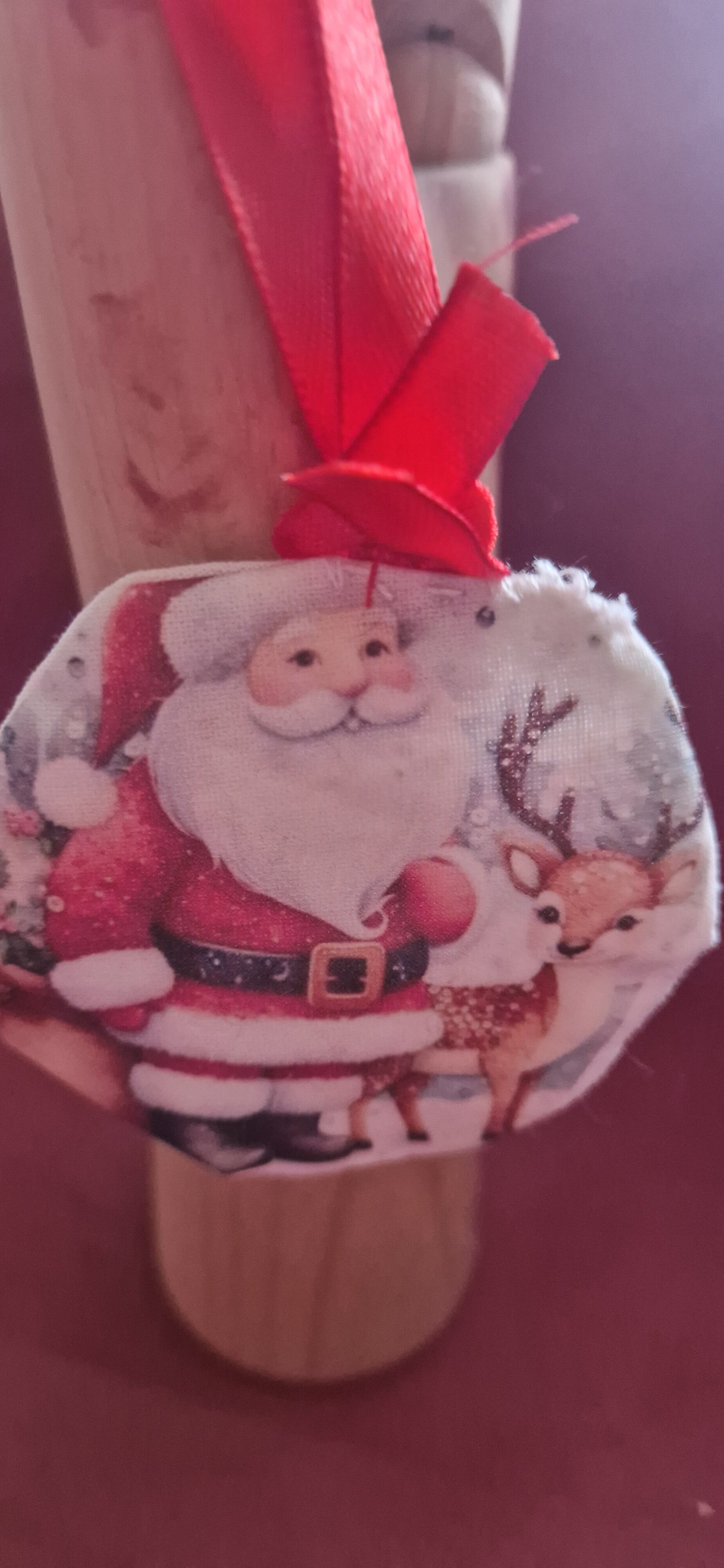 Boule de Noël en tissu coton motif père Noël avec un renne