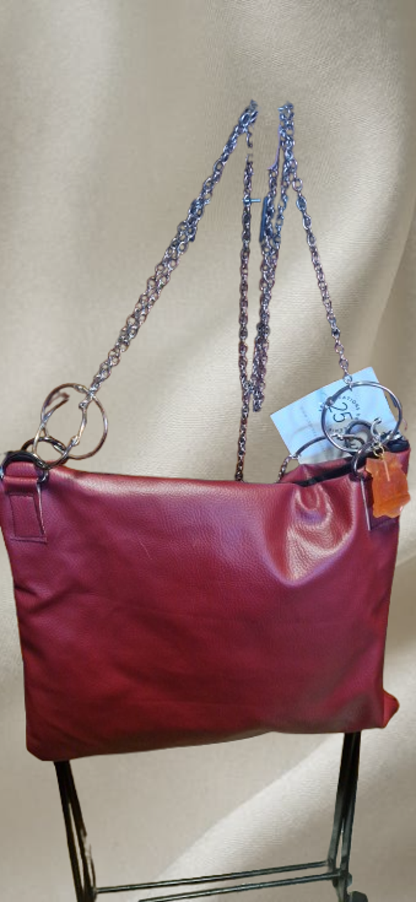Sac simili cuir rouge bordeaux lanière chaîne