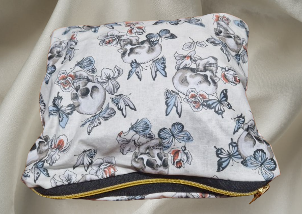 Pochette carré tissu motif tête de mort