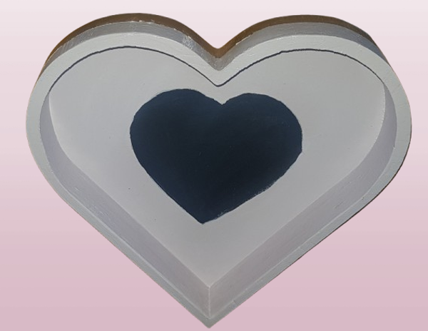 Plateau en bois en forme de cœur, couleur blanche et noire