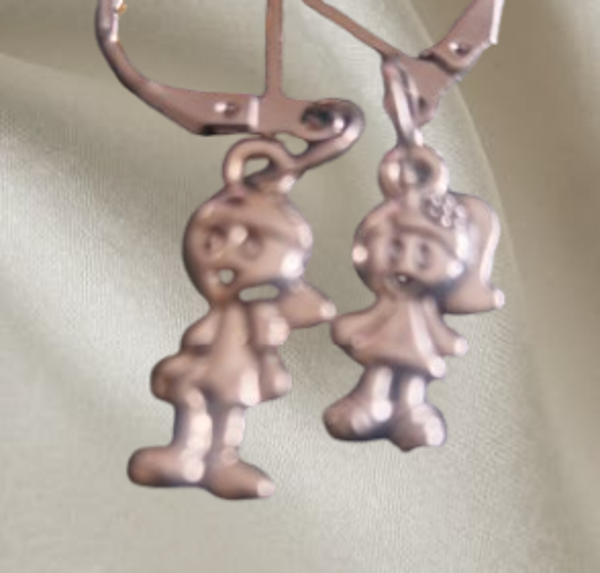 Boucle d'oreilles en acier argenté motif petite fille