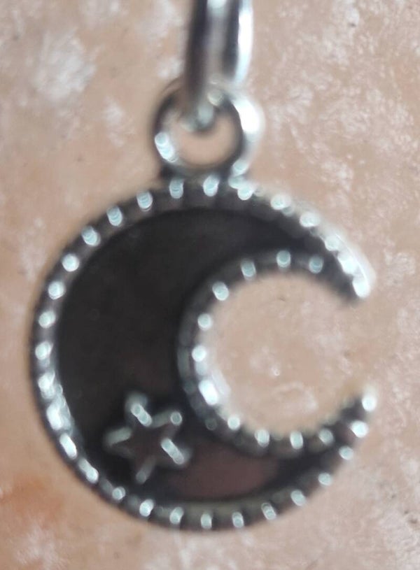 Collier avec pendentif lune et étoile argenté modèle 2 cordon ciré cuir noir avec boucles