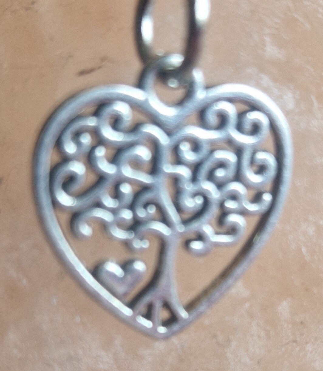 Collier avec pendentif coeur avec arbre de vie argenté modèle 2 cordon ciré cuir noir avec boucles
