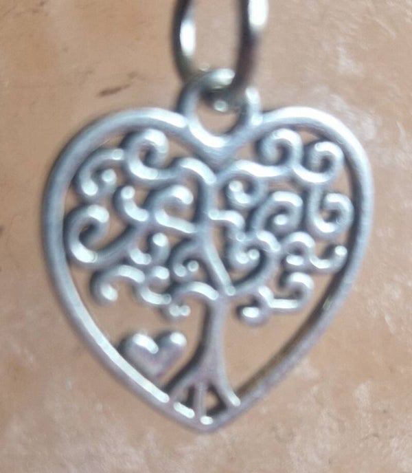 Collier avec pendentif coeur avec arbre de vie argenté modèle 2 cordon ciré cuir noir avec boucles