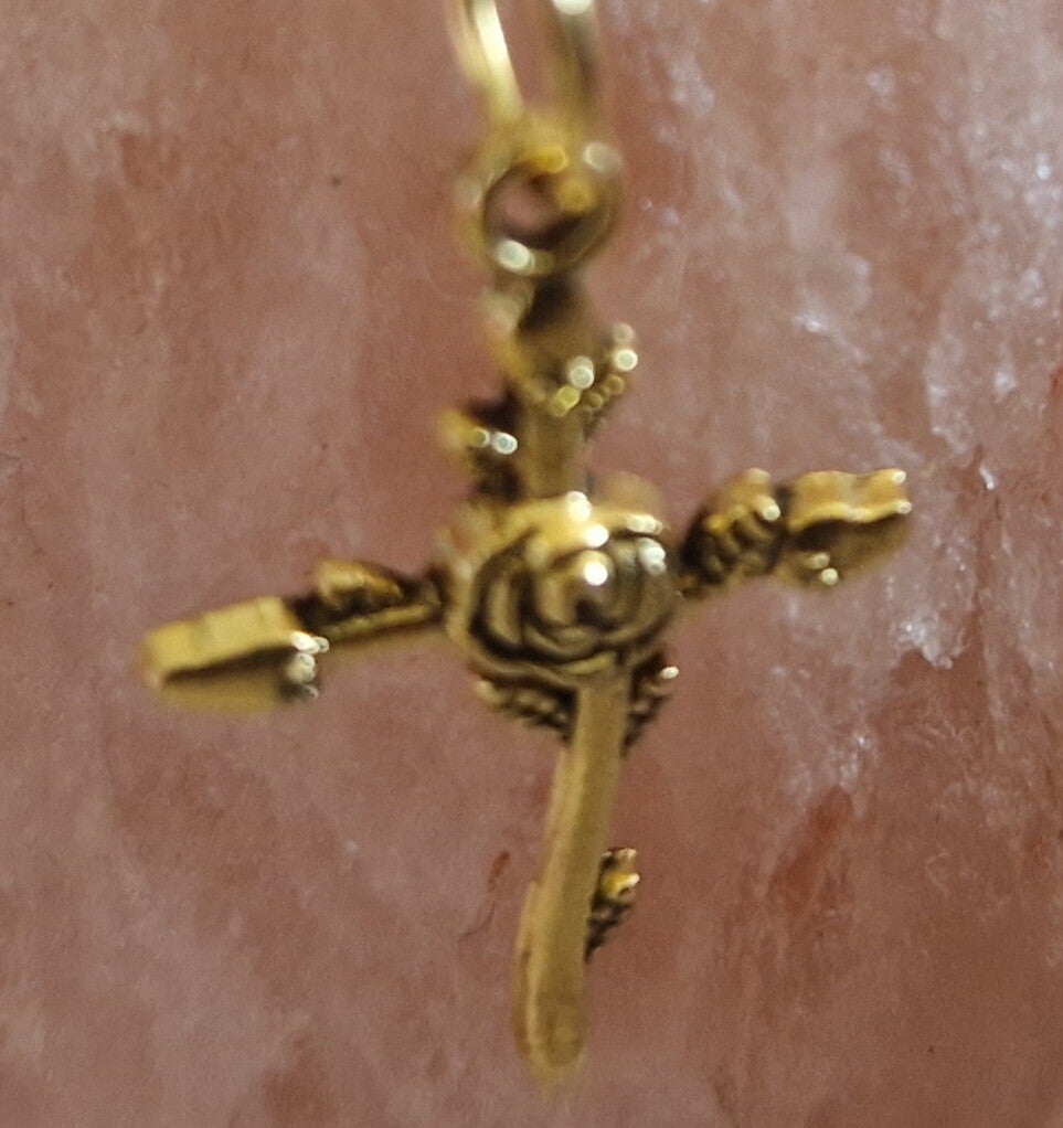 Collier avec pendentif  croix doré modèle 3 cordon ciré cuir noir avec boucles