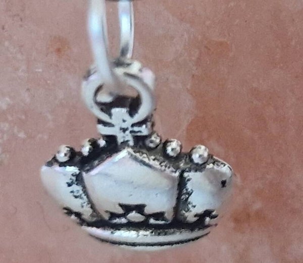 Collier avec pendentif couronne argenté modèle 2 cordon ciré cuir noir avec boucles