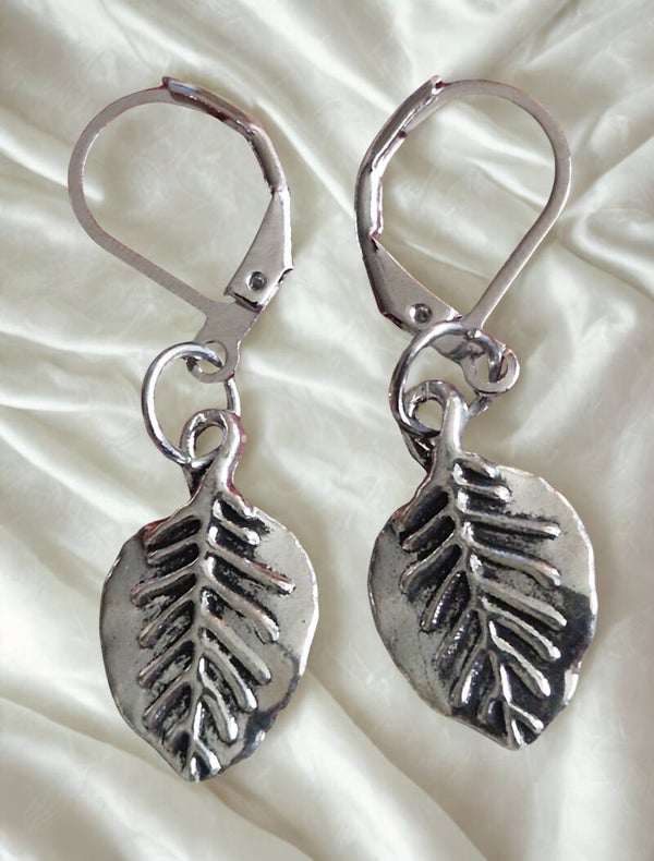 Boucles d'oreilles acier motif  feuilles modèle 2 argenté
