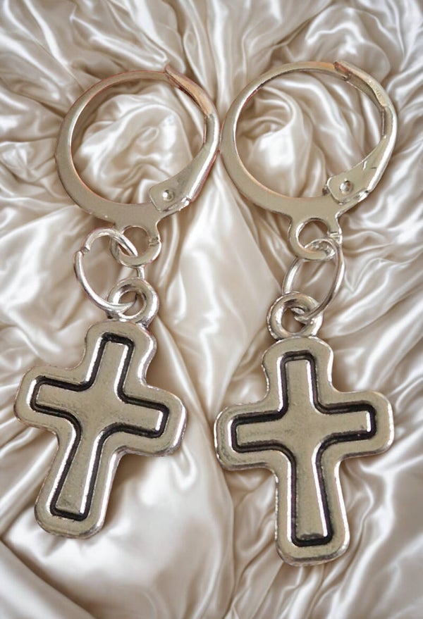 Boucles d'oreilles acier motif  croix modèle 13argenté