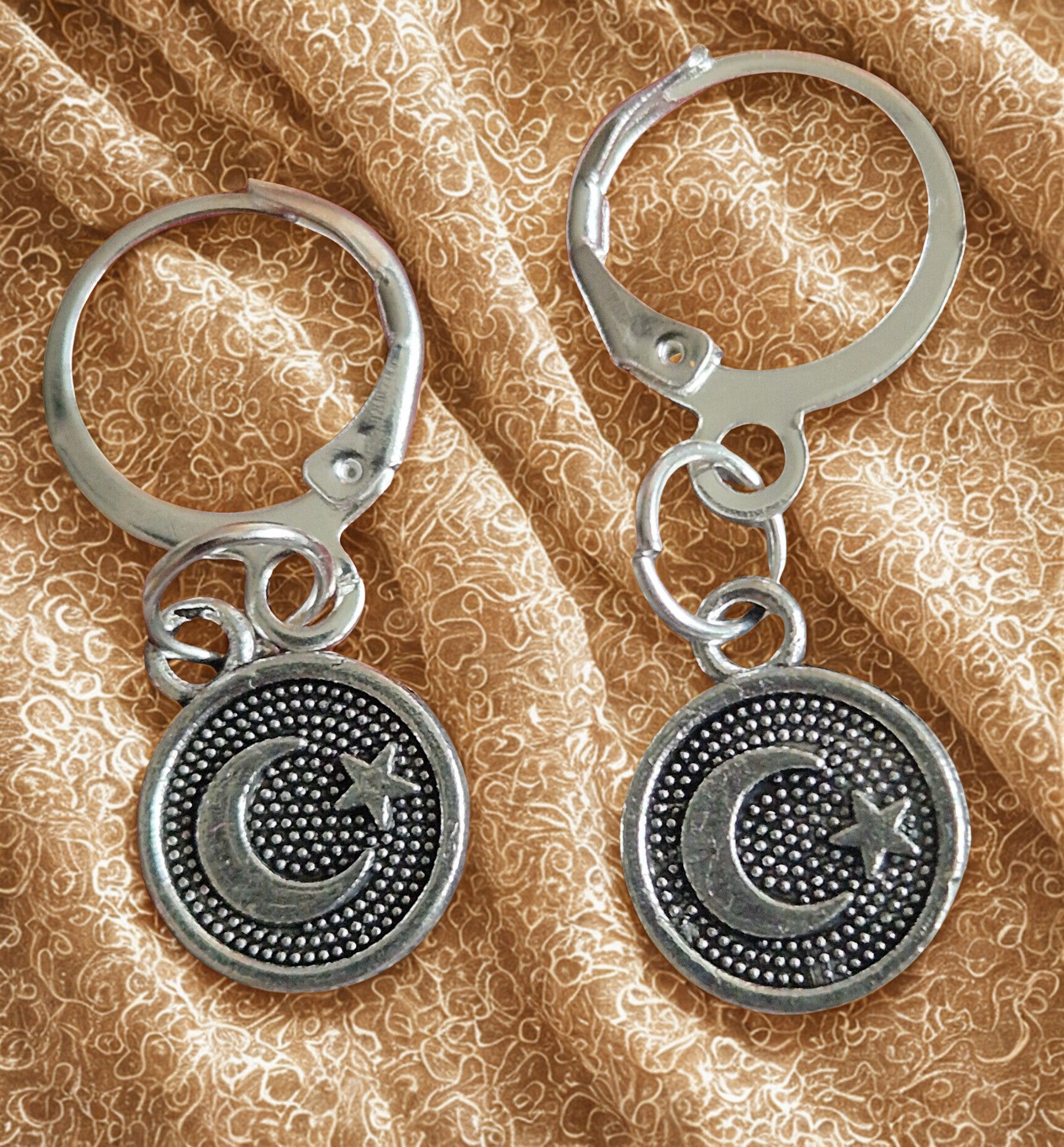 Boucles d'oreilles acier motif anneau  rond avec lune et étoile argenté