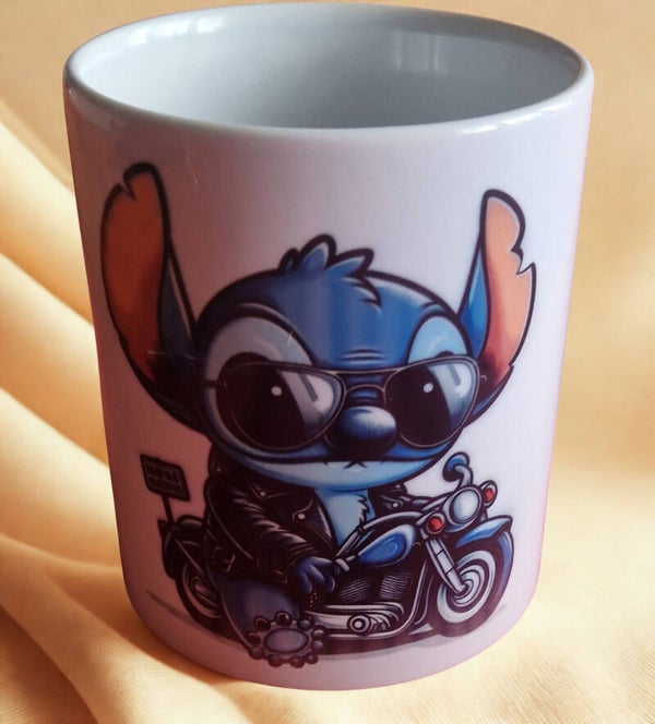 Tasse en céramique blanche motif stich et moto