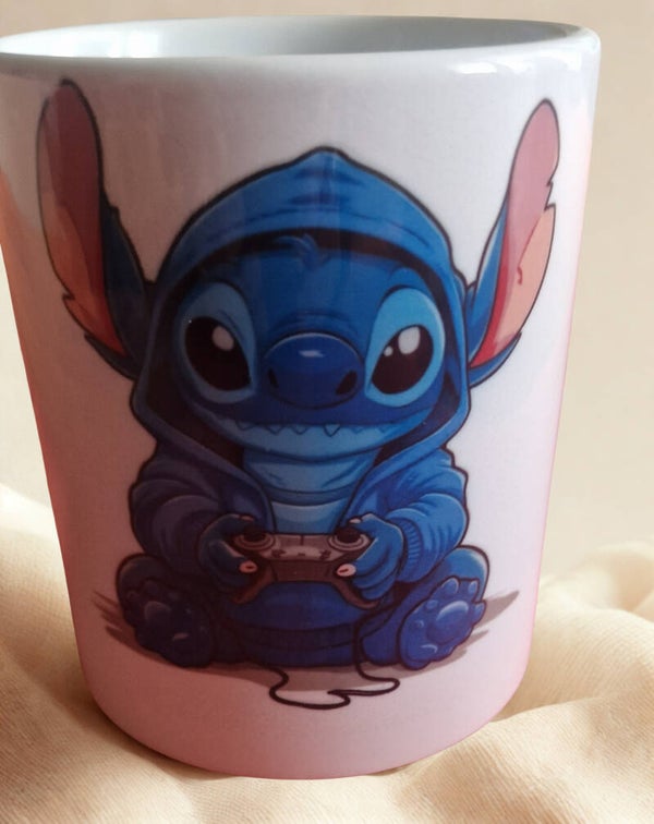 Tasse en céramique blanche motif stich avec manette