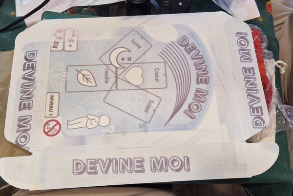 Jeu de société "Devine moi " adapté aux troubles multidys dyslexique, dyspraxie, TDAH
