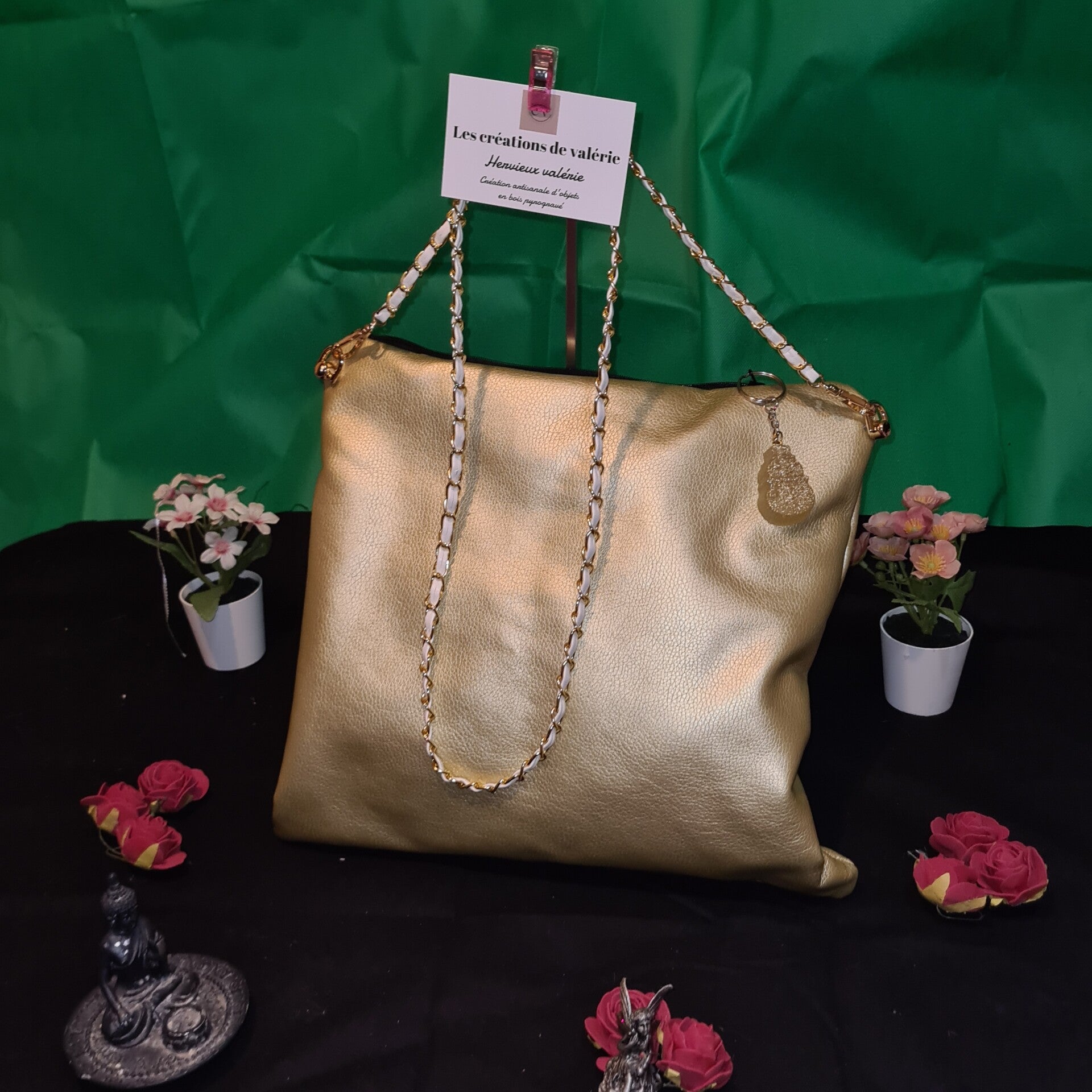 sac simili cuir doré clair avec lanière chaine doré et blanc