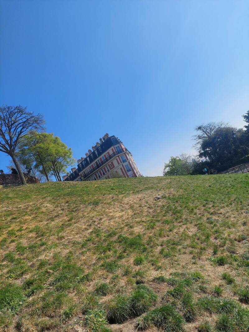 Het zinkende huis in Parijs