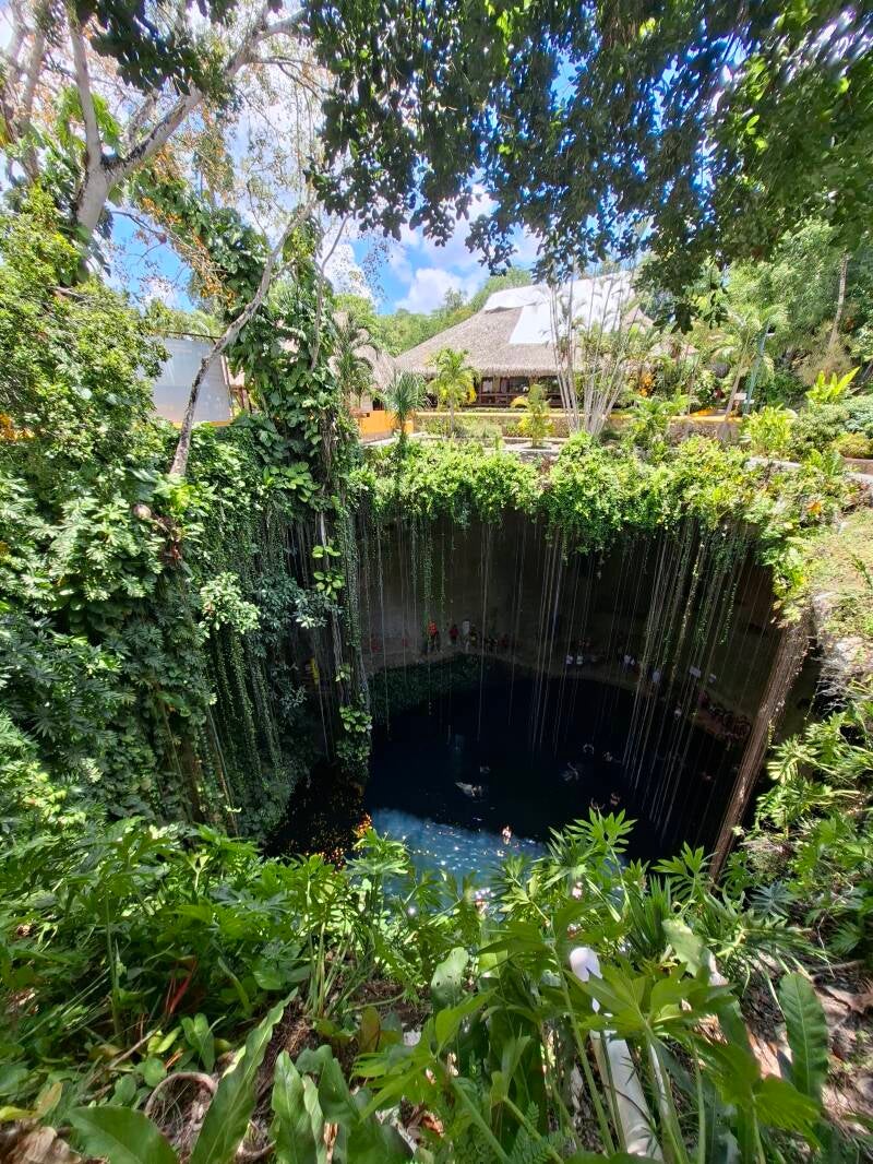 Cenote Ik kil, Mexico