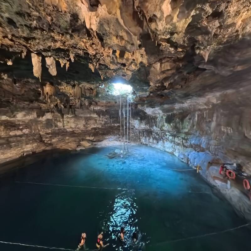 Cenote Samula, Mexico