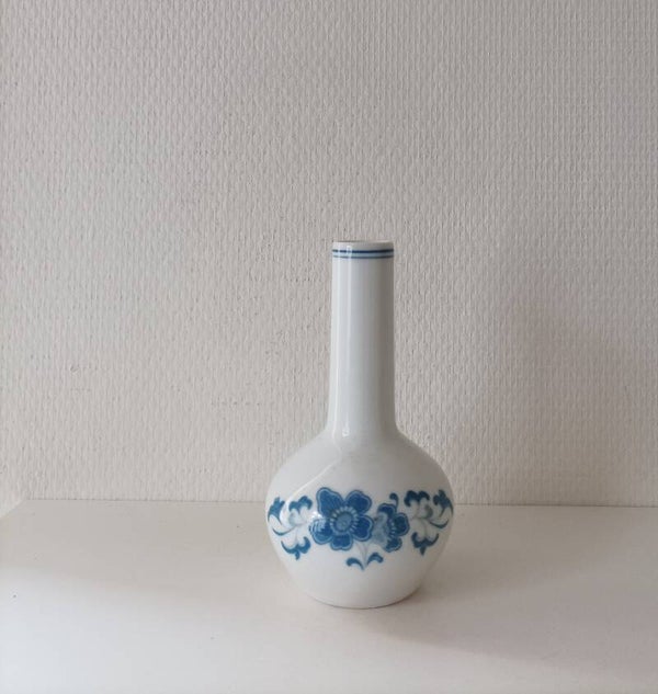 Chinees vaasje met bloemmotief