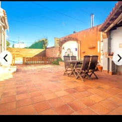 courtyard-and-bbq-area-1-img-4962-standard-lymr0f.jpg