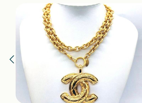 ✨ RARE Vintage CHANEL Quilted CC Logo Pendant Necklace ✨👜 Bold • 💯 Authentic