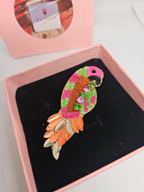 Broche Lola le perroquet enchanté
