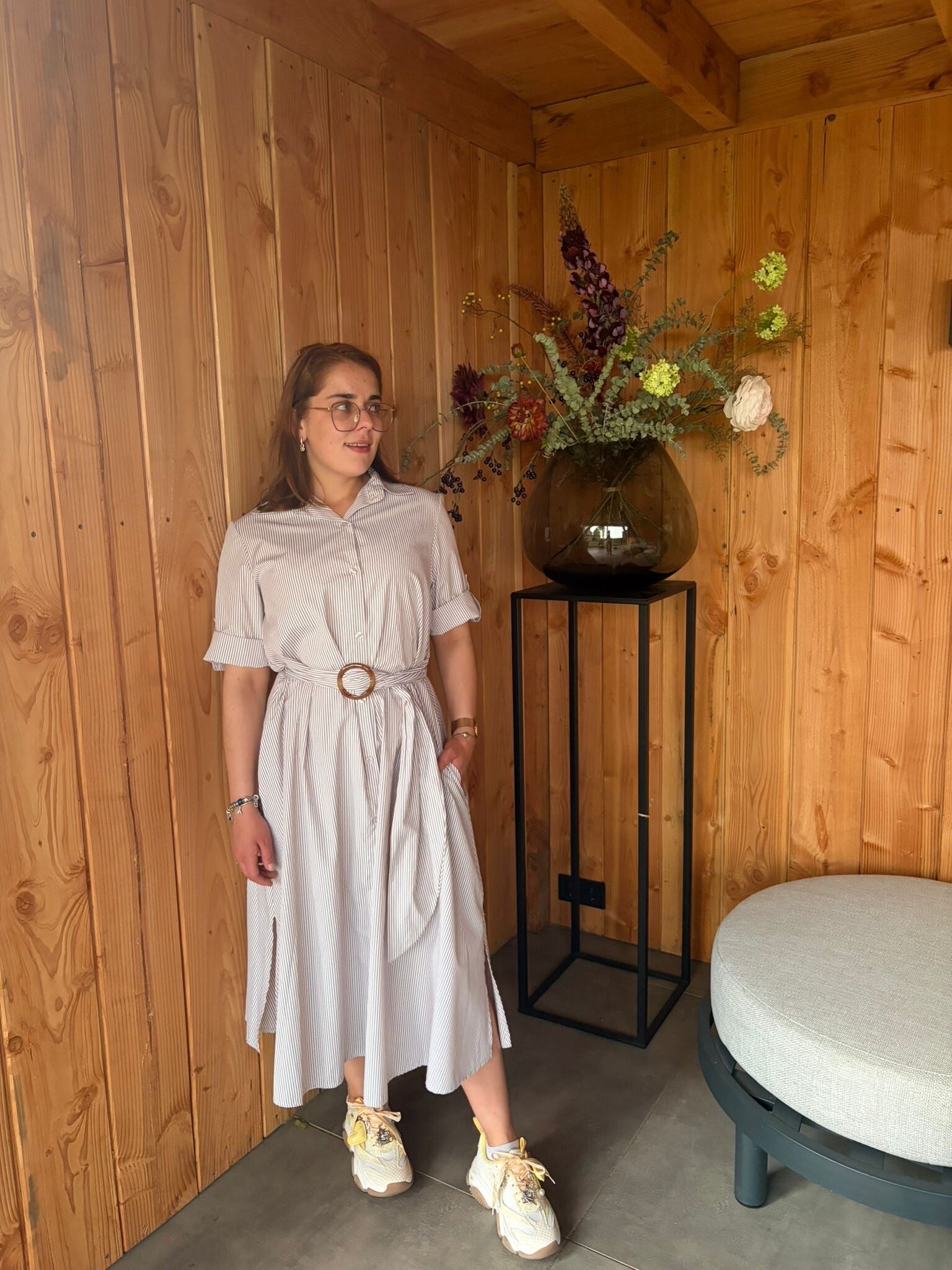 Gestreepte Beige Jurk met Ceintuur