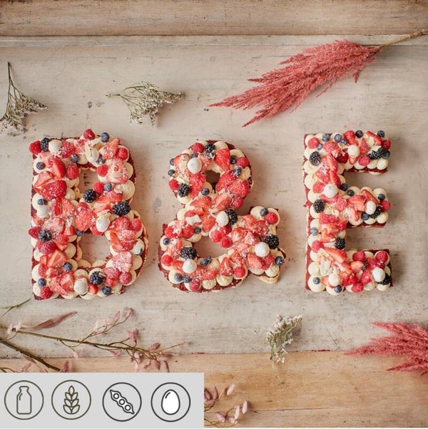 Wedding layercake red Fruits