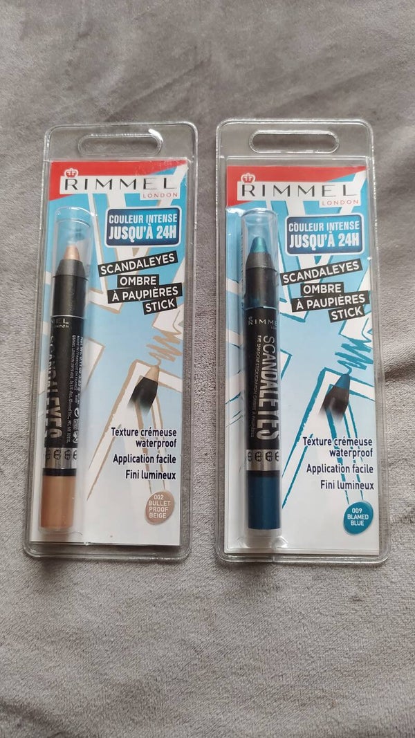 Ombres à paupières RIMMEL scandaleyes waterproof