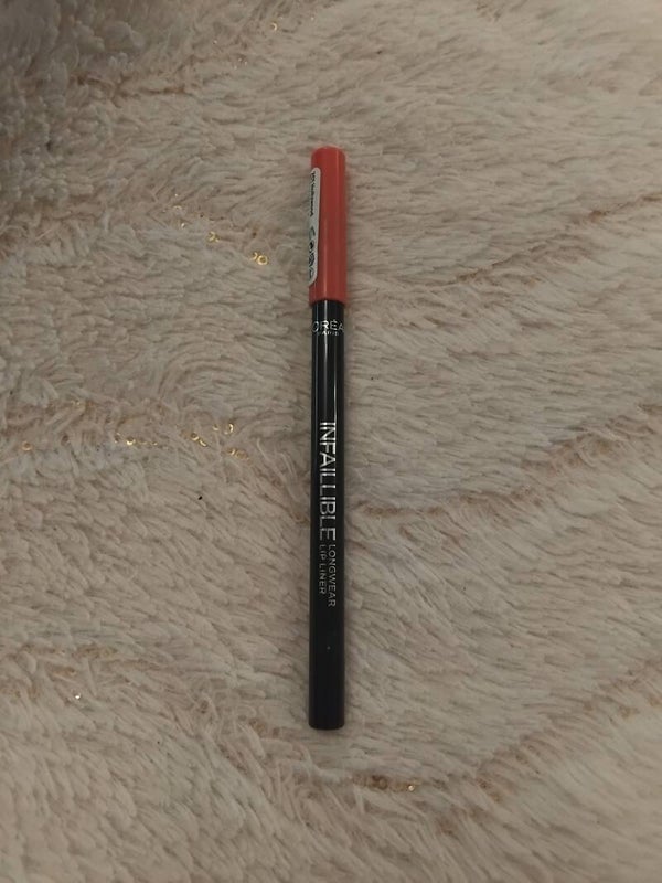 Crayon INFAILLIBLE longwear lip liner