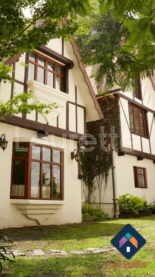 CASA EN VENTA ESTILO TUDOR EN BOSQUES DE LAS LOMAS