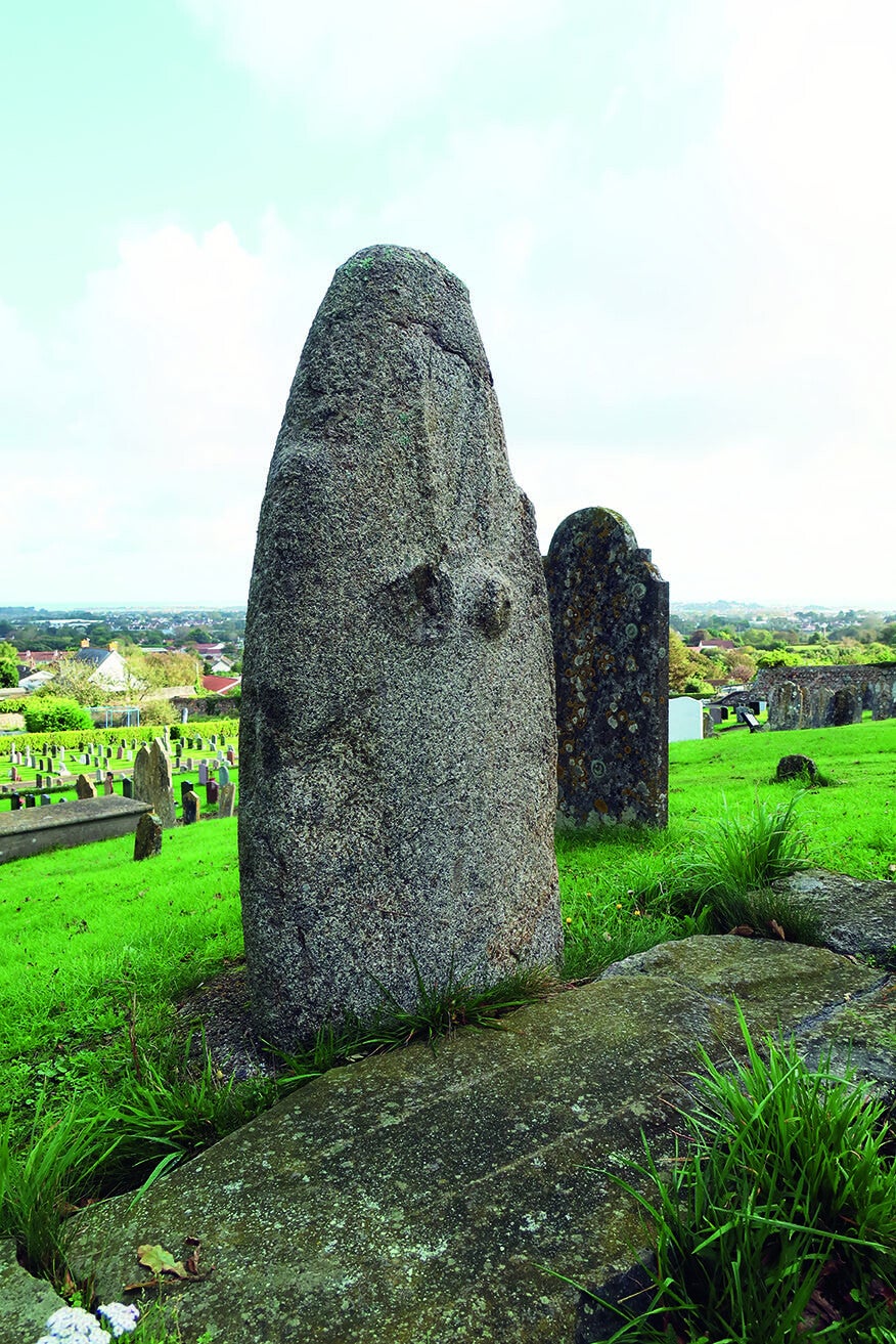 Statue-menhir du Câtel, à Sainte-Marie-du-Castel (Guernesey)