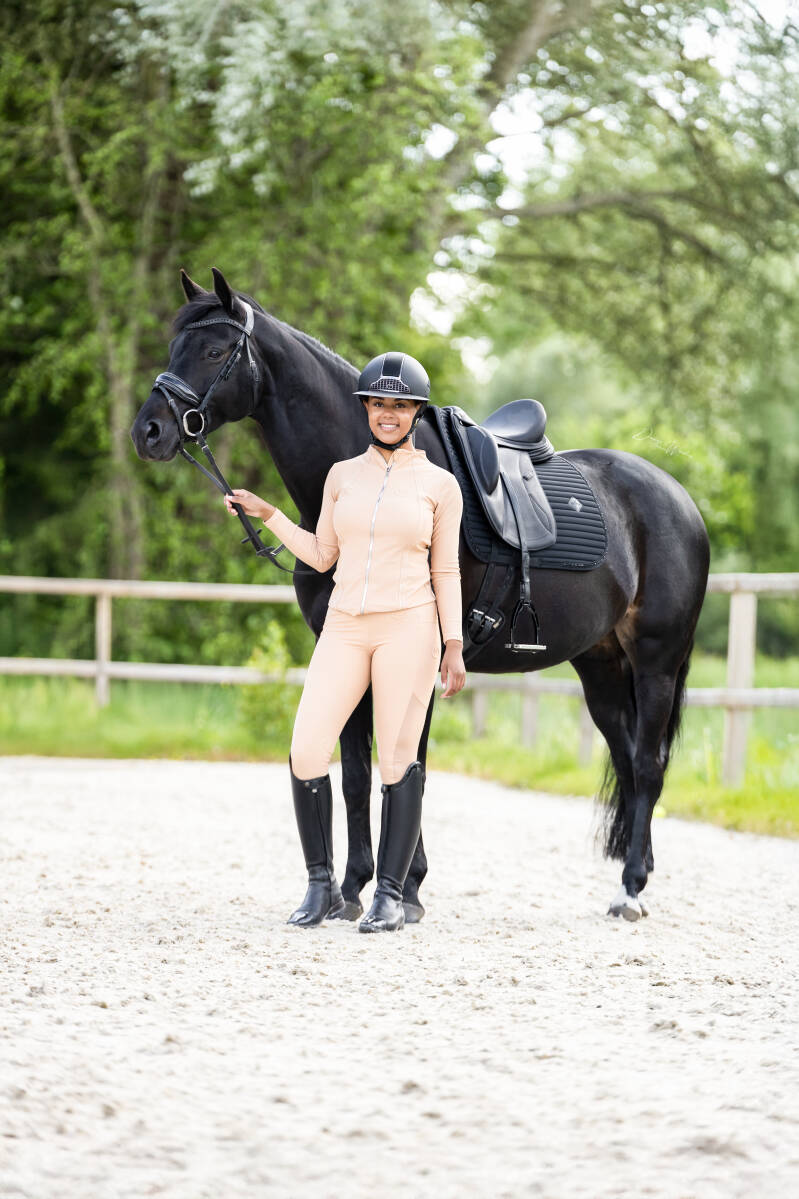 youra-million-equus-brand-dwf-voorproefje-logo-4-standard.jpg