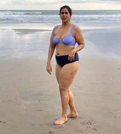 Bollywood actress Rytesh Rathore hot bikini on the beach