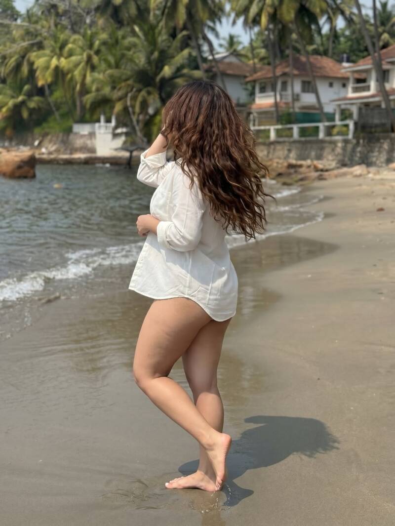 aania-sharma-shocking-hot-on-panty-at-the-beach5-standard.jpg