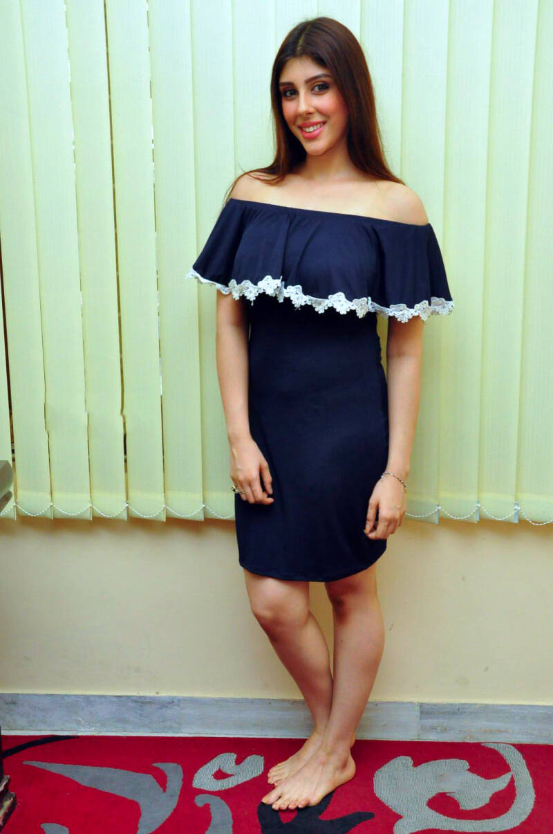 aditi-singh-stills-at-guntur-talkies-2-opening-1-100-standard.jpg