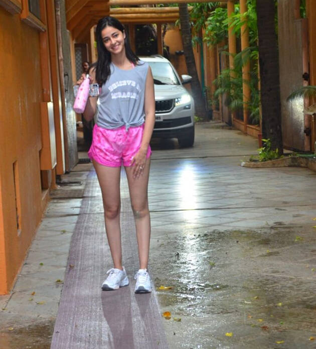 ananya-pandey-latest-photos_12-standard.jpg