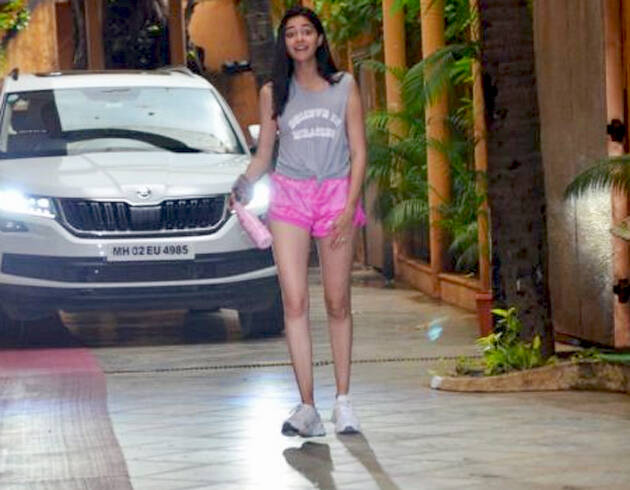 ananya-pandey-latest-photos_3-standard.jpg