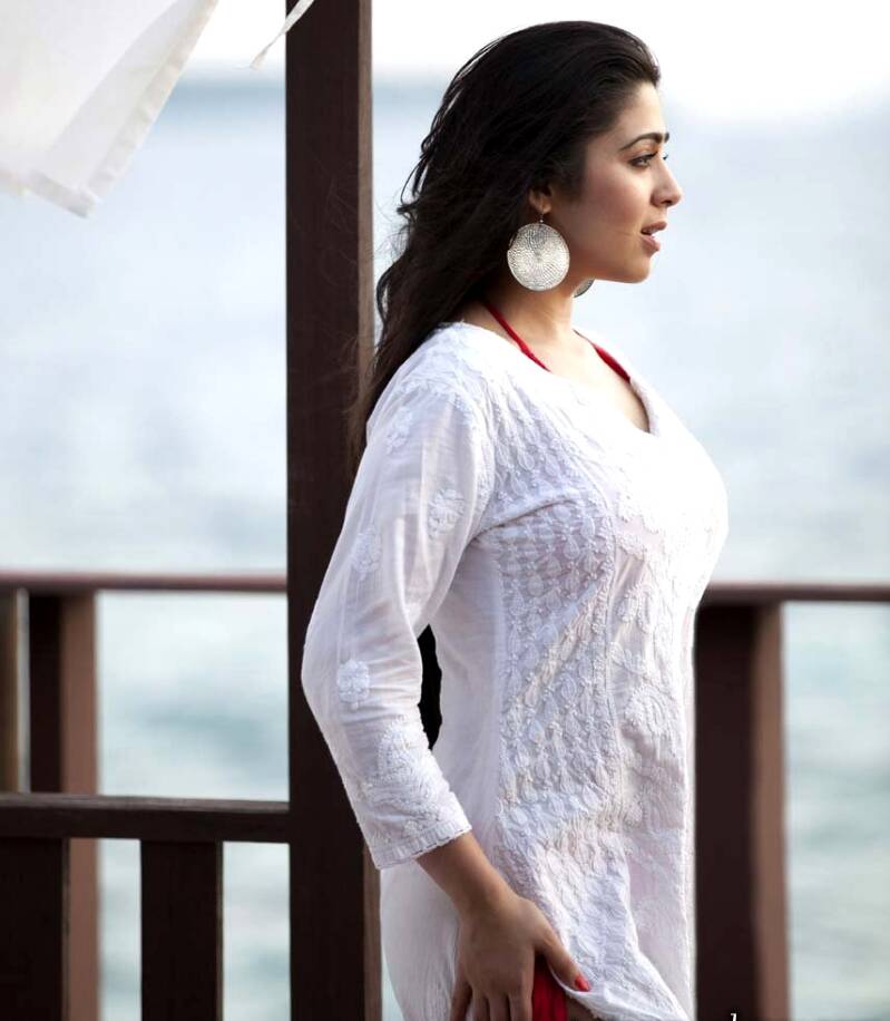 charmi-hot-photos-in-thailand-beach-4-standard.jpg
